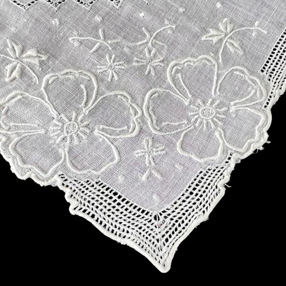 Handkerchief White On White Flowers Embroidery Vintage Open Cutwork Cotton 11.5" - Picture 5 of 9